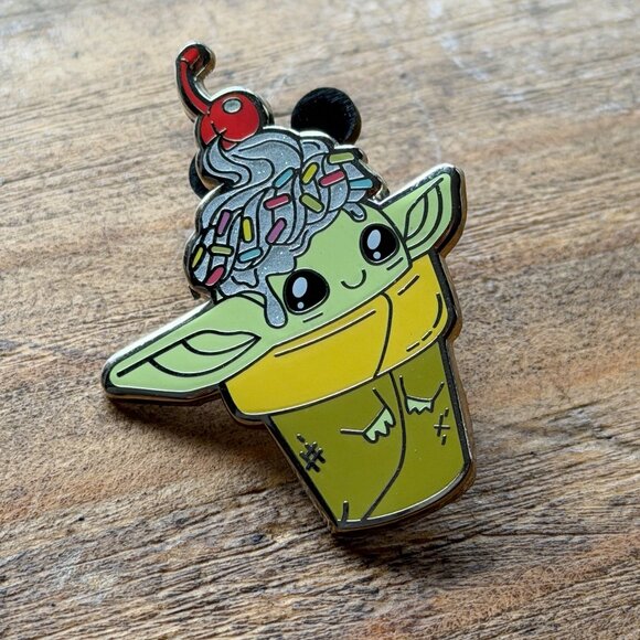 Star Wars: The Mandalorian Grogu Ice Cream Disney Pin - Picture 2 of 4